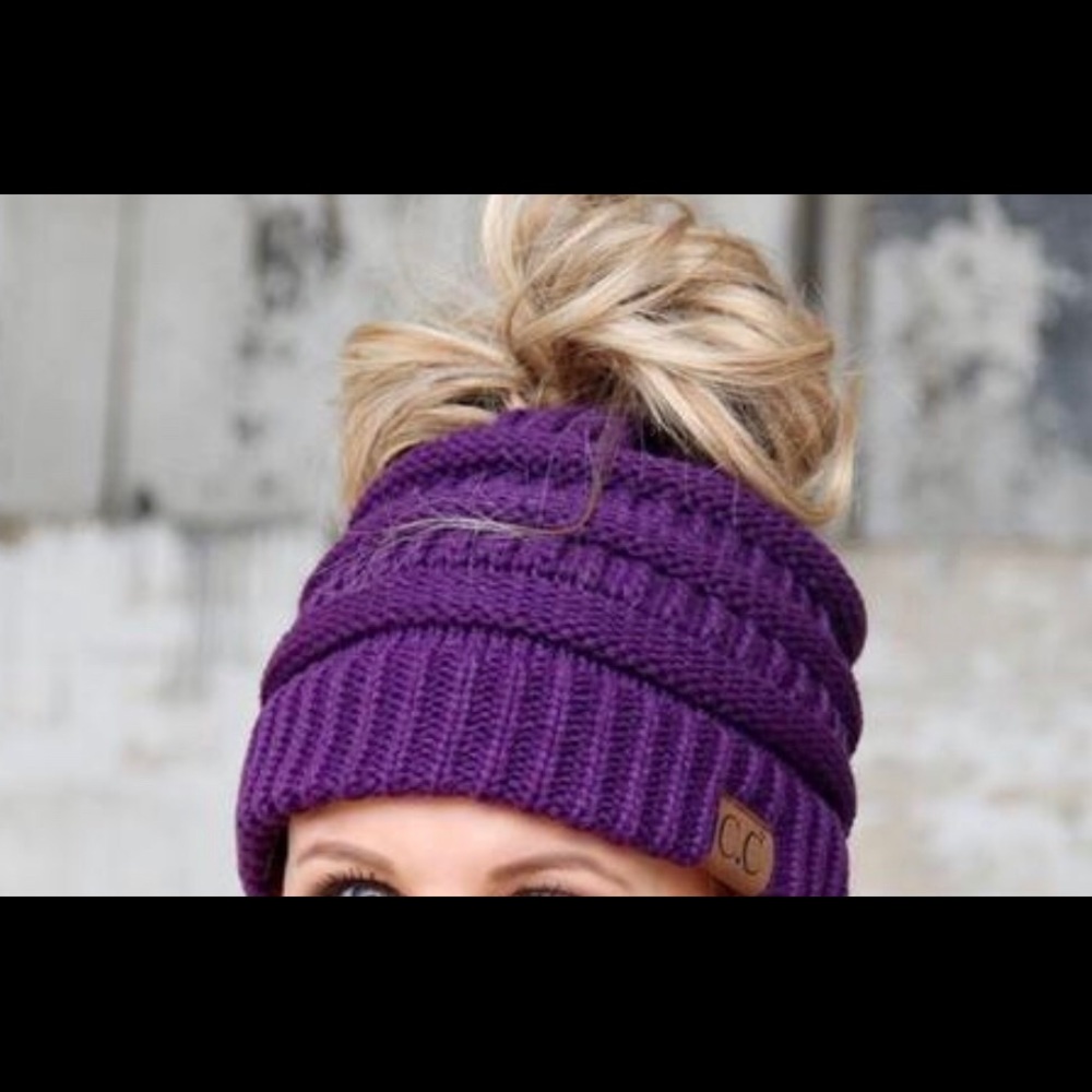 Ponytail/messy bun beanie mint color